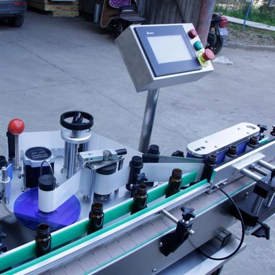 NP-RL Ronde flessenetiketteringsmachine voor plastic glas ronde flessen met shampoo